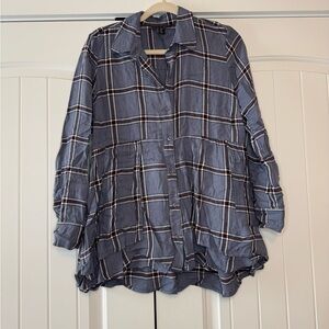 XS a pea in the pod maternity button down flannel style shirt blue plaid
